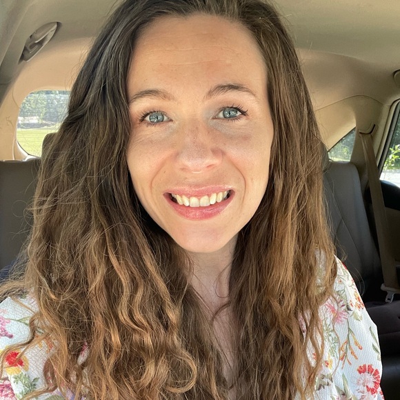 Meet your Posher, Kim - Picture 1 of 4